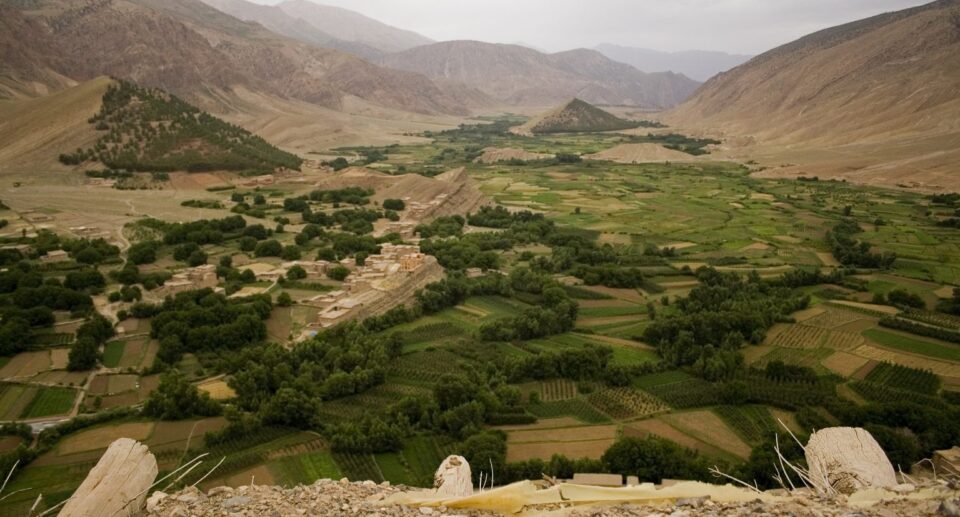 آيت بوكماز .. الهضبة السعيدة التي تغري السياح بالعودة إليها